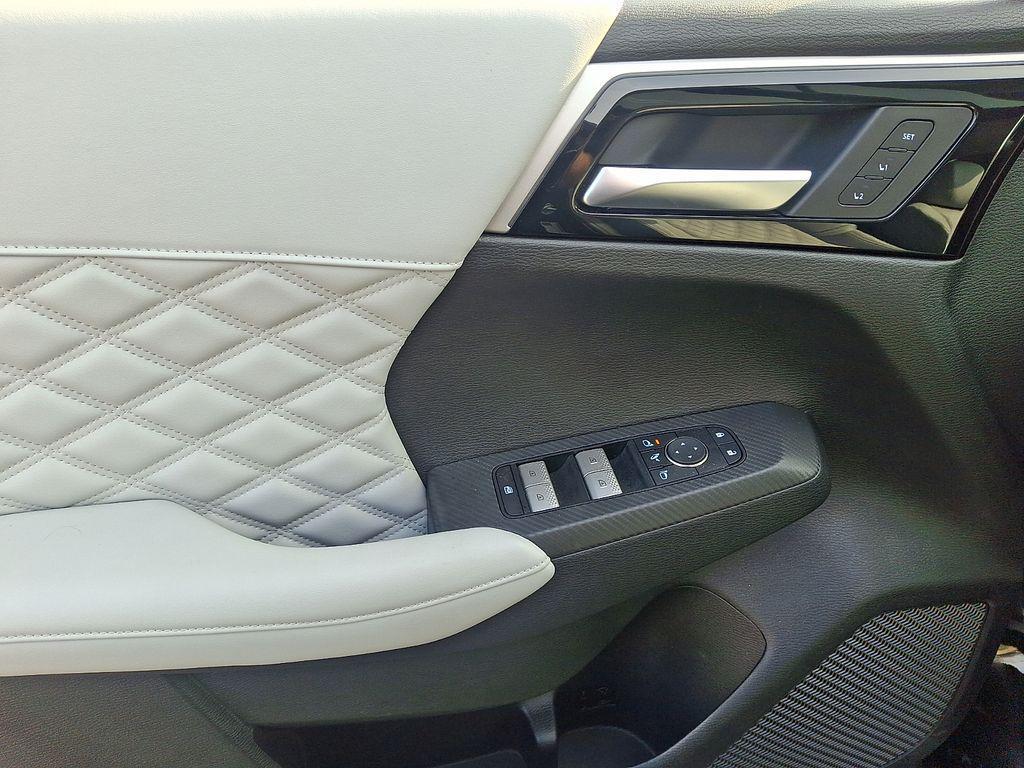 used 2024 Mitsubishi Outlander car, priced at $27,997