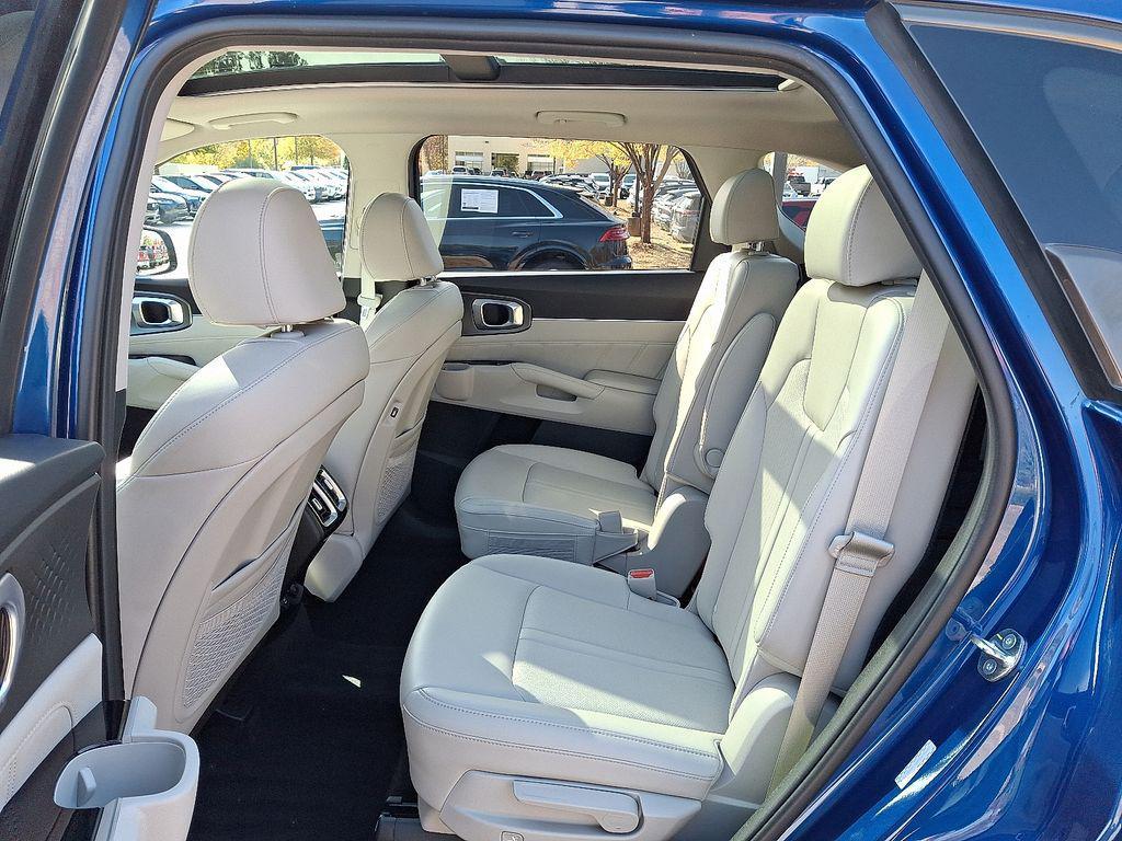 used 2023 Kia Sorento car, priced at $29,430