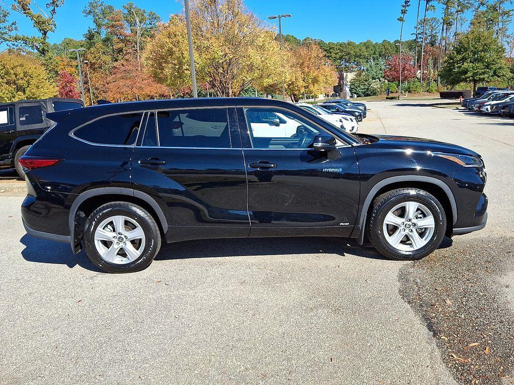 used 2021 Toyota Highlander Hybrid car, priced at $28,799