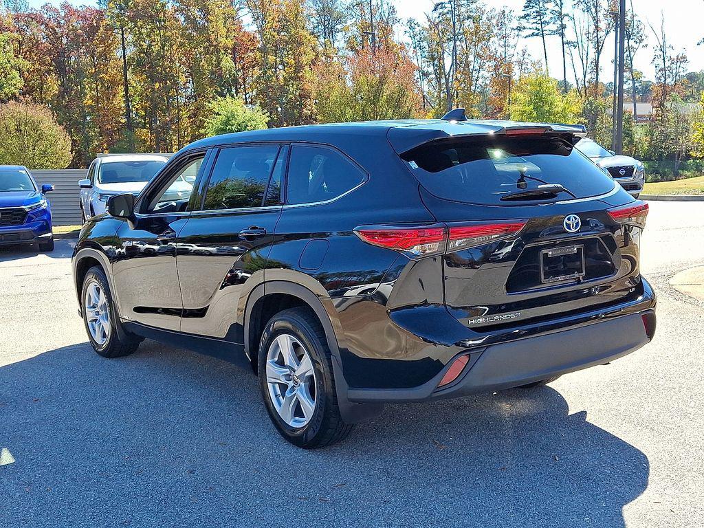 used 2021 Toyota Highlander Hybrid car, priced at $28,799