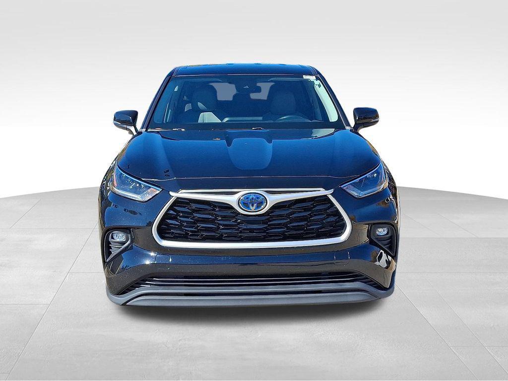 used 2021 Toyota Highlander Hybrid car, priced at $26,638