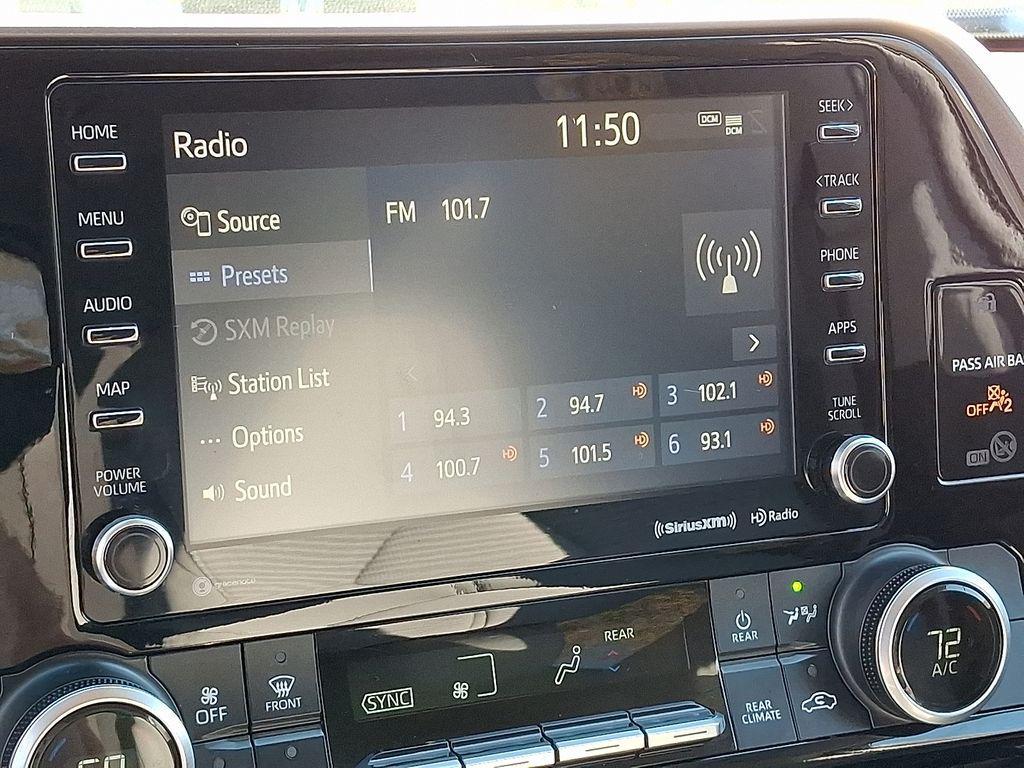 used 2021 Toyota Highlander Hybrid car, priced at $28,799