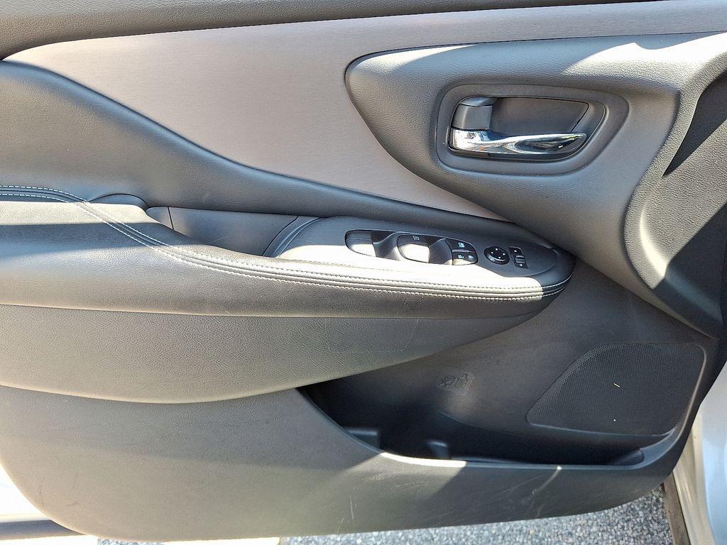 used 2023 Nissan Murano car, priced at $17,999