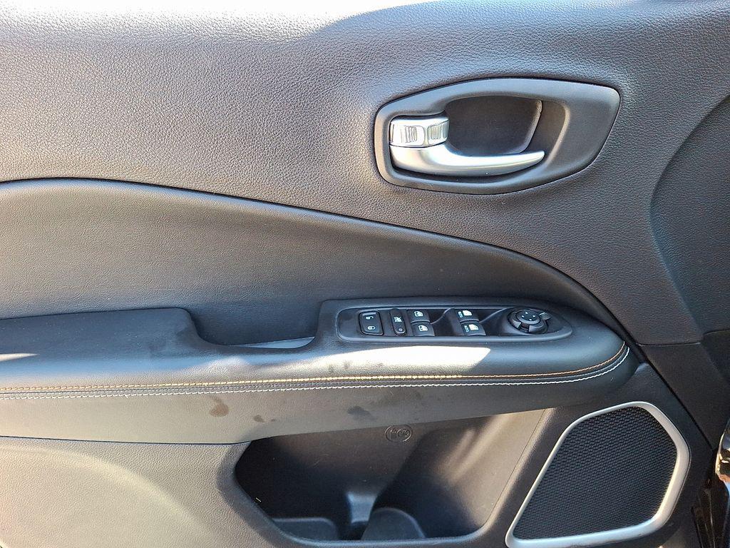 used 2018 Jeep Compass car, priced at $10,494