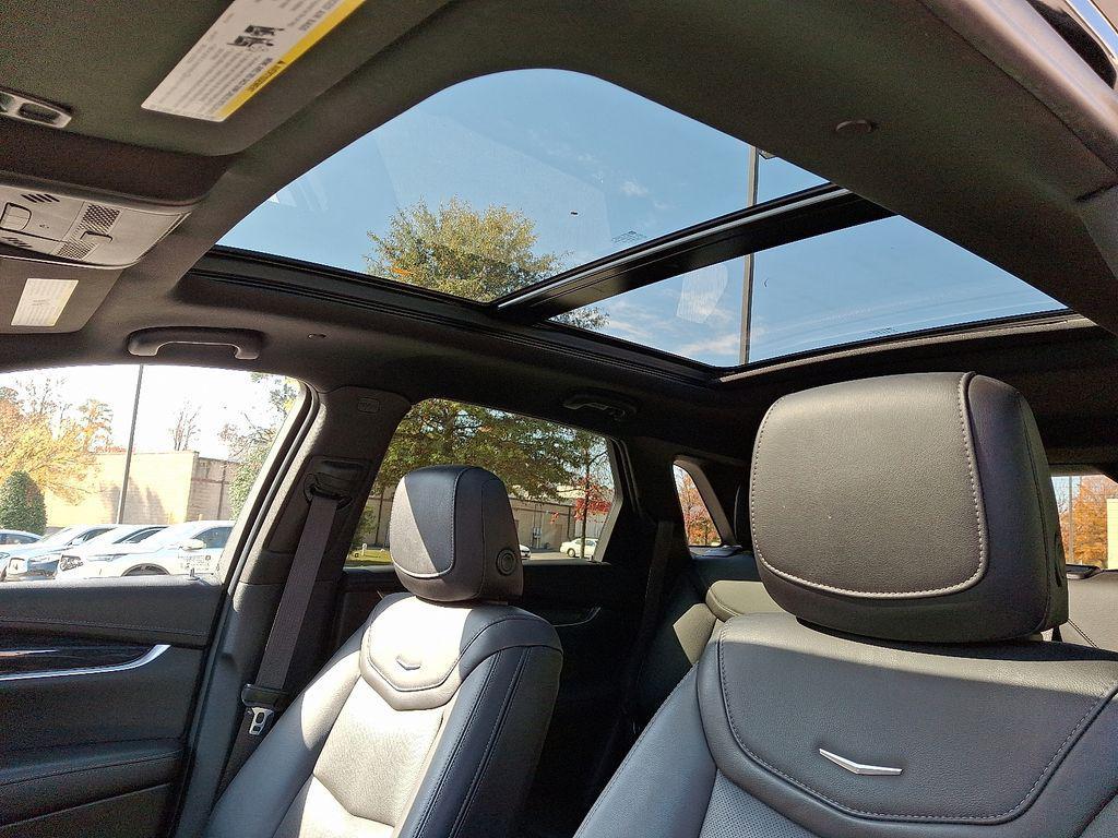 used 2022 Cadillac XT5 car, priced at $26,529