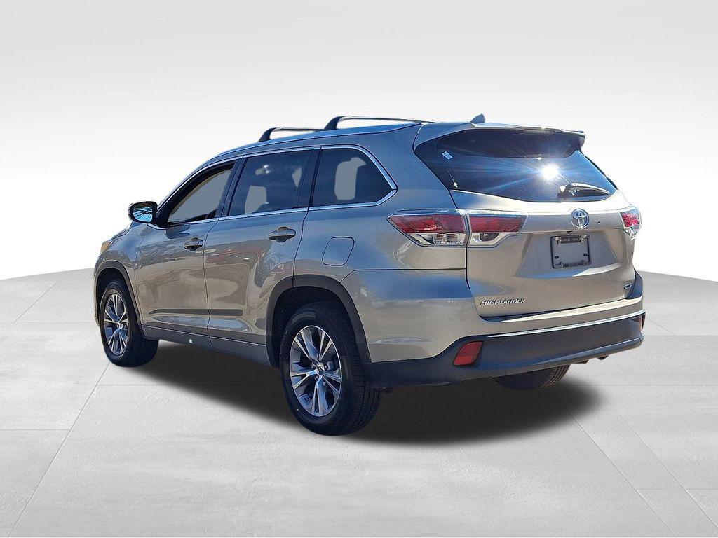 used 2015 Toyota Highlander car, priced at $15,460