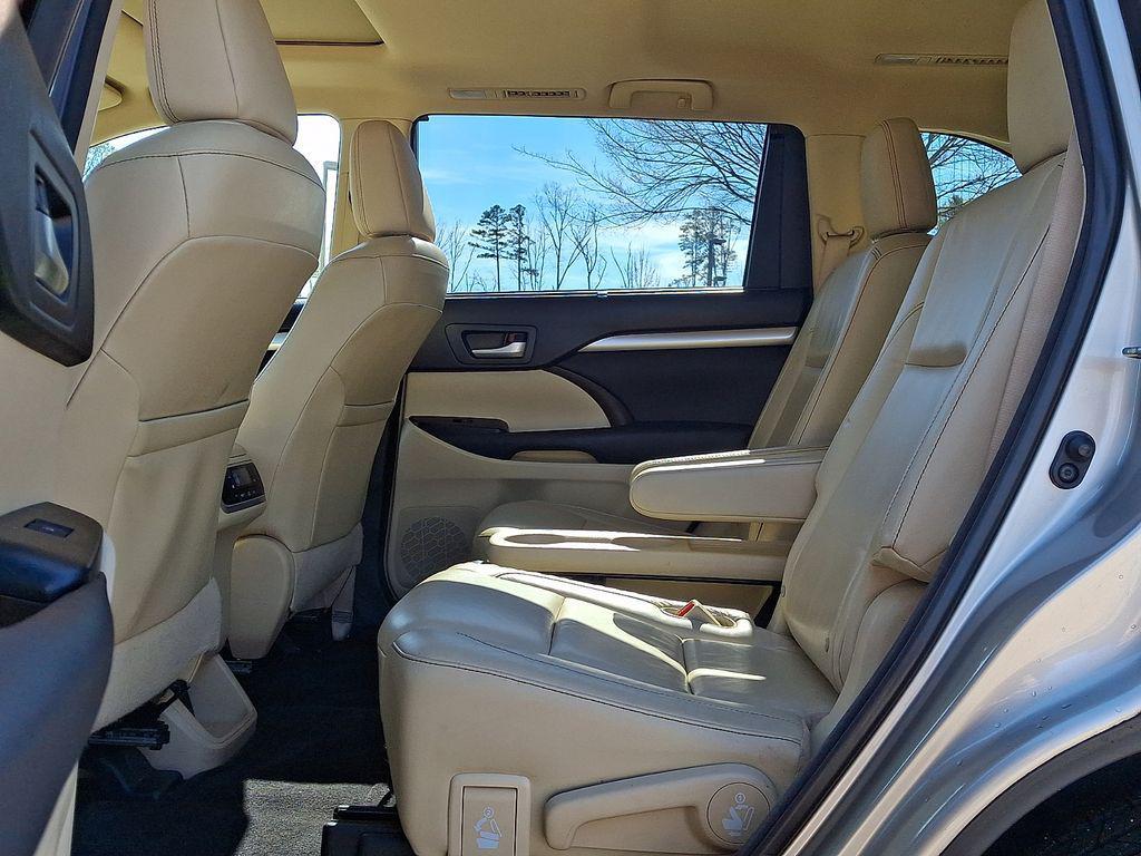 used 2015 Toyota Highlander car, priced at $15,460