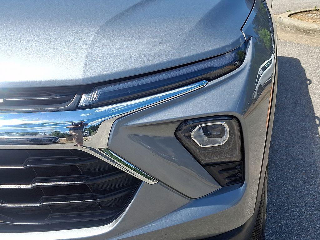 used 2024 Chevrolet TrailBlazer car, priced at $22,301