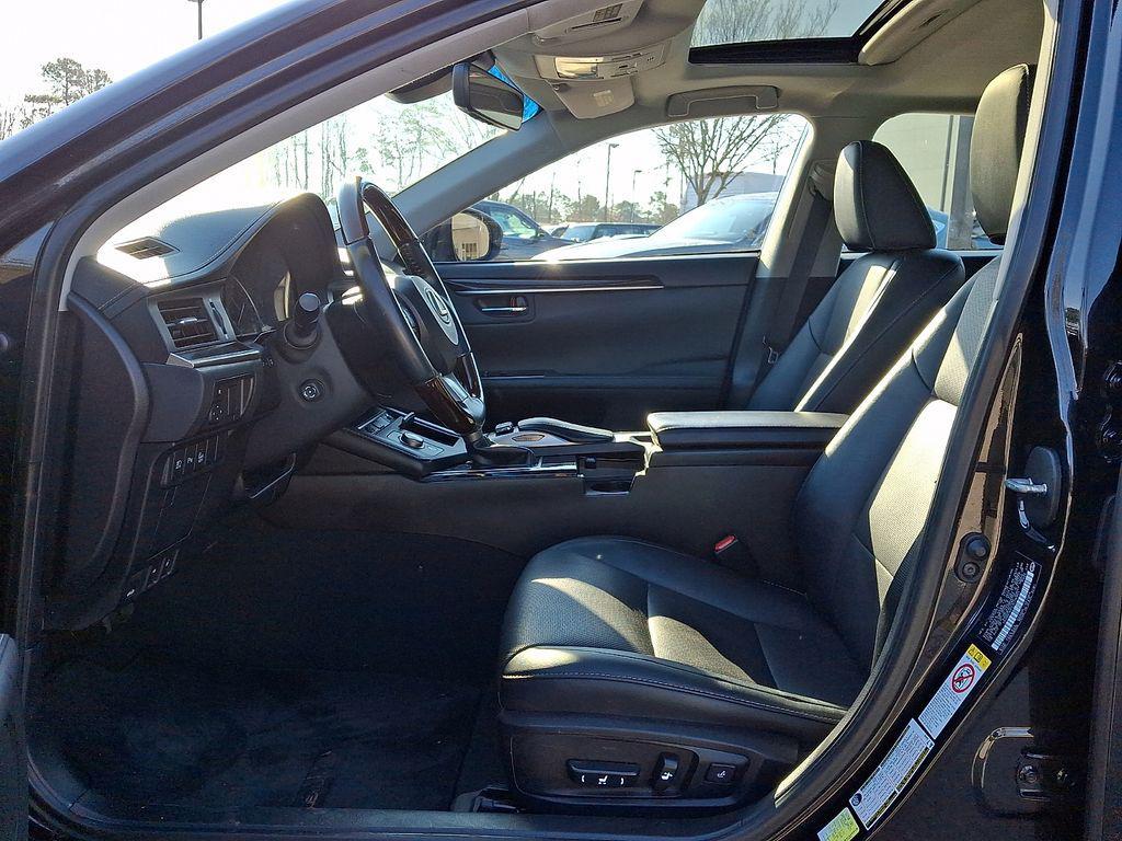 used 2018 Lexus ES 350 car, priced at $21,901