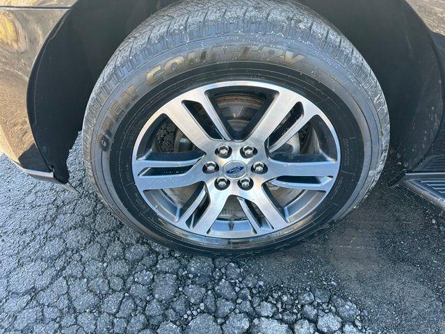 used 2024 Ford Expedition car, priced at $45,329