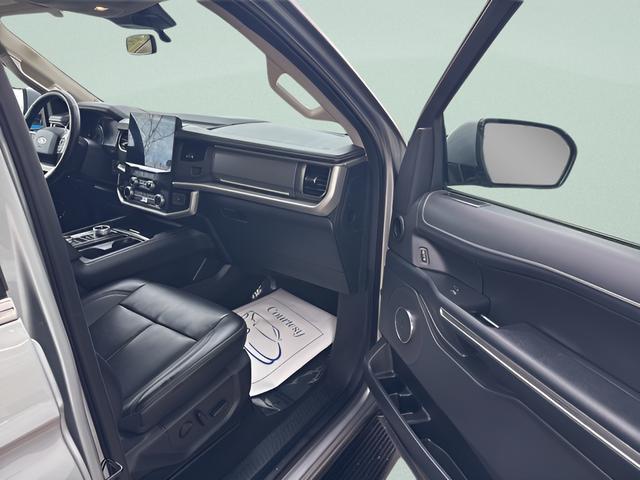used 2024 Ford Expedition car, priced at $44,448