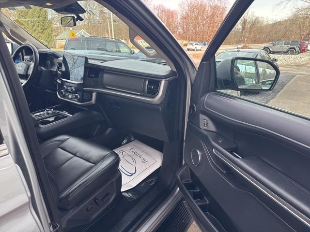 used 2024 Ford Expedition car, priced at $49,187