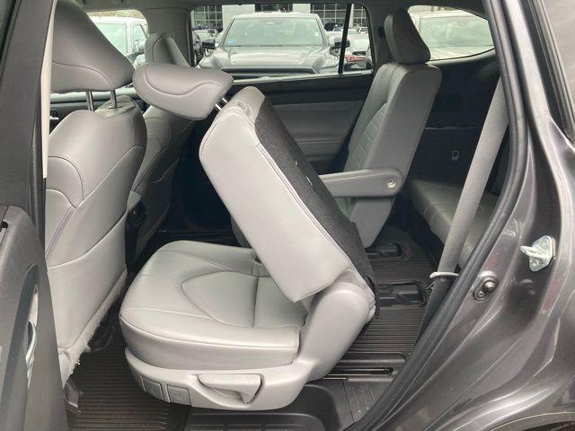 used 2023 Toyota Highlander car, priced at $36,995