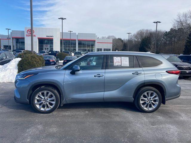 used 2022 Toyota Highlander Hybrid car, priced at $30,858