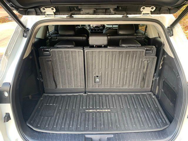 used 2022 Toyota Highlander car, priced at $35,510