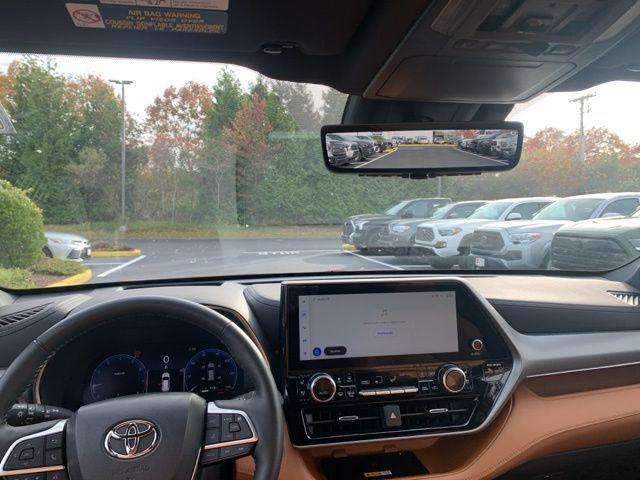 used 2024 Toyota Highlander car, priced at $47,795