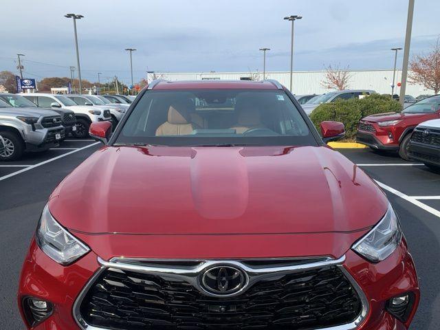 used 2024 Toyota Highlander car, priced at $47,795
