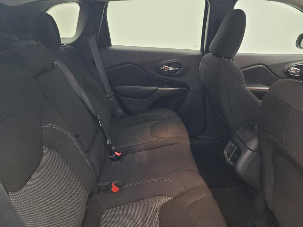 used 2021 Jeep Cherokee car, priced at $20,095