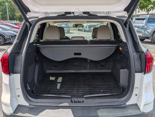 2019 White Platinum Tri-Coat Metallic Ford Escape
