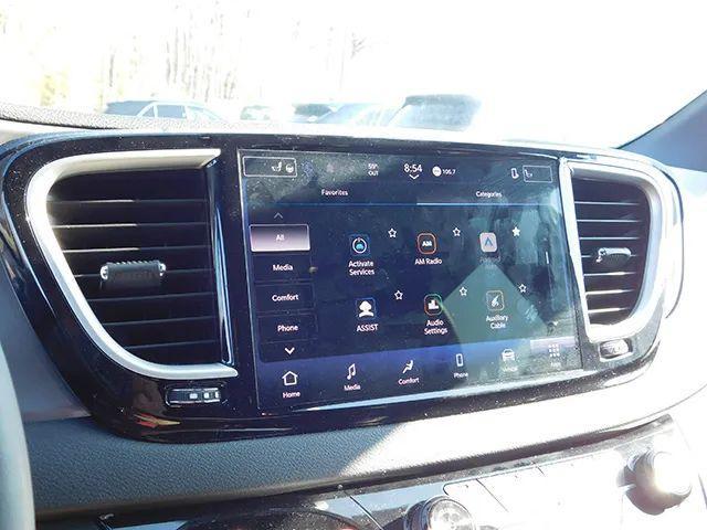 used 2025 Chrysler Pacifica car, priced at $28,495