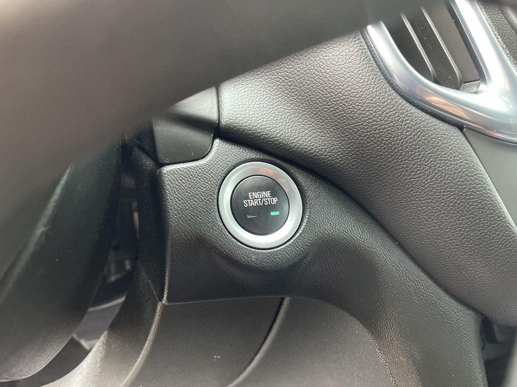 used 2021 Chevrolet Equinox car, priced at $21,402