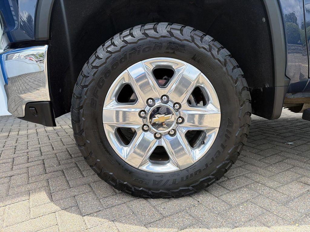 used 2022 Chevrolet Silverado 2500 car, priced at $50,402