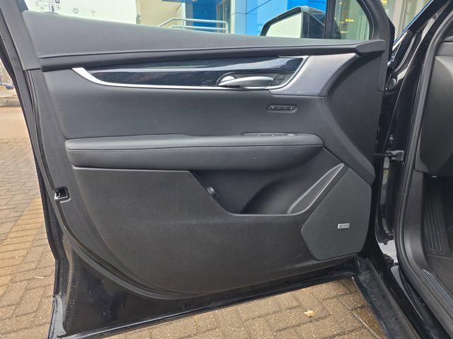 used 2025 Cadillac XT5 car, priced at $43,976