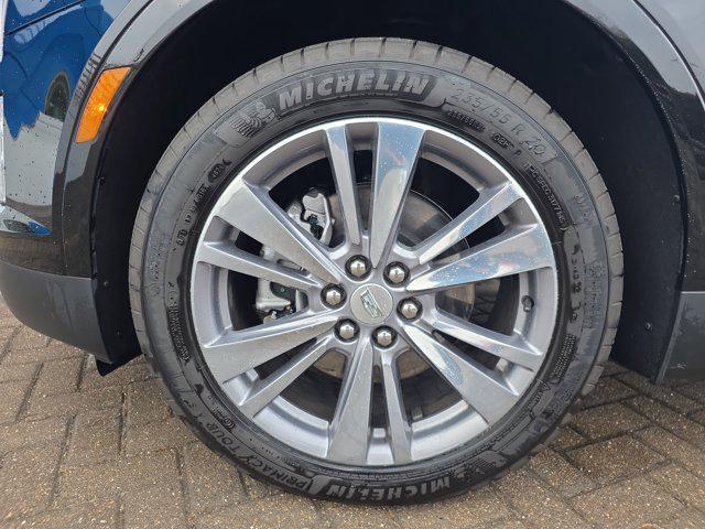 used 2025 Cadillac XT5 car, priced at $43,976