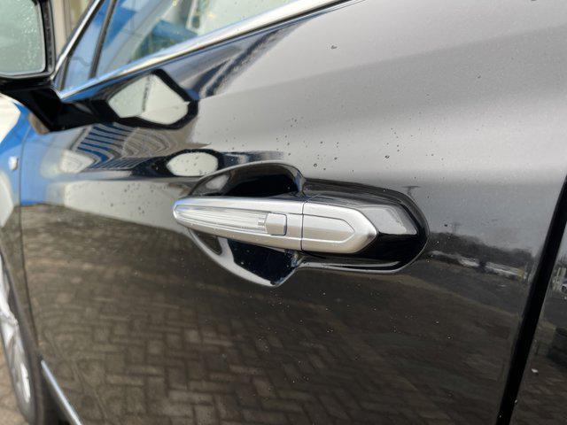 used 2025 Cadillac XT5 car, priced at $37,288