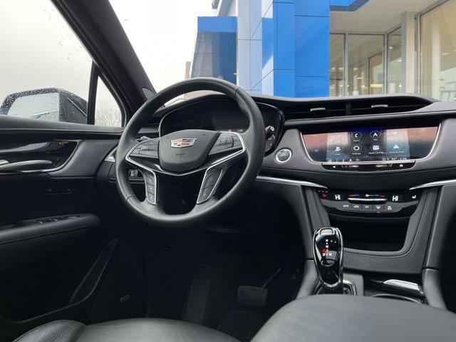 used 2025 Cadillac XT5 car, priced at $37,288