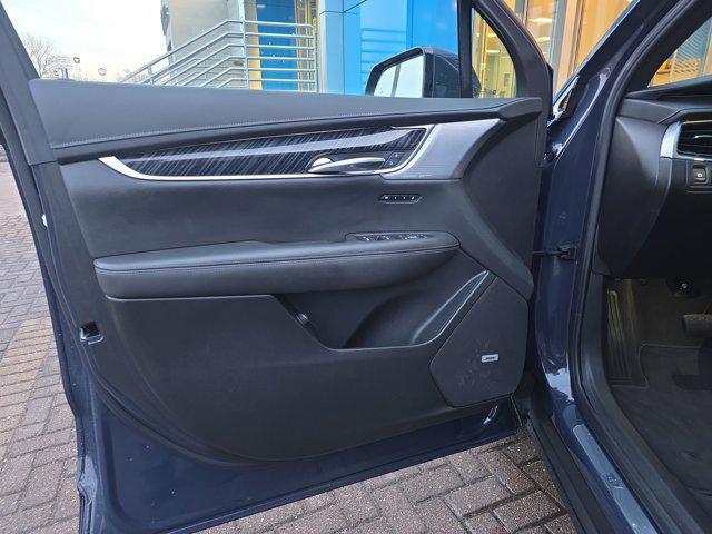 used 2025 Cadillac XT6 car, priced at $46,995