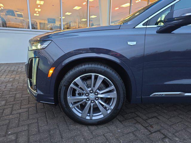 used 2025 Cadillac XT6 car, priced at $46,995