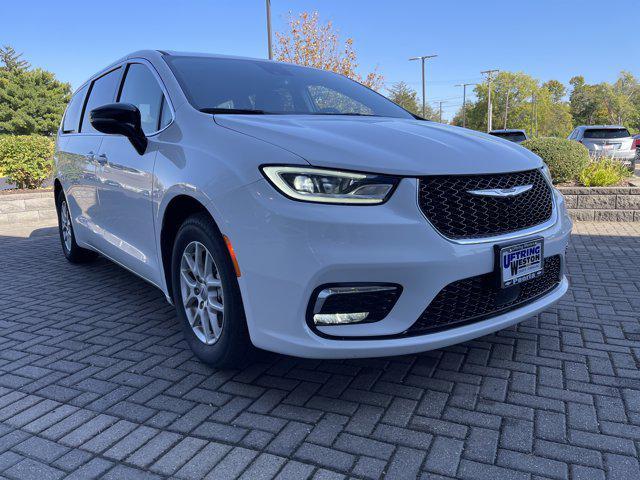 used 2024 Chrysler Pacifica car, priced at $28,204