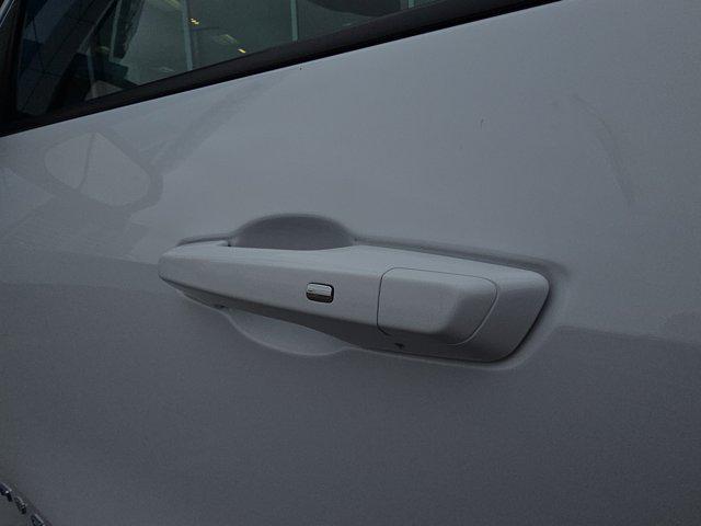 used 2025 Chevrolet Traverse car, priced at $34,412