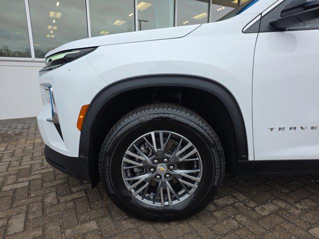 used 2025 Chevrolet Traverse car, priced at $34,412
