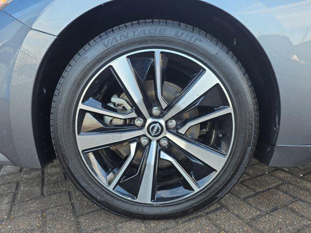 used 2023 Nissan Maxima car, priced at $22,433