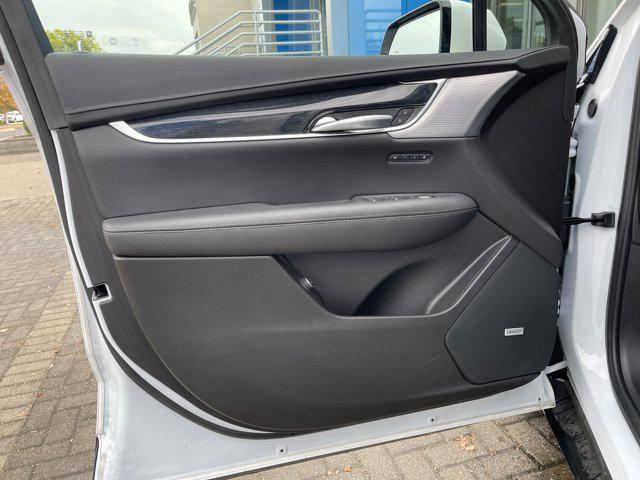 used 2025 Cadillac XT5 car, priced at $42,898