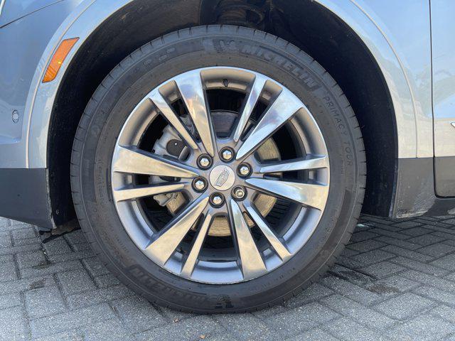 used 2025 Cadillac XT5 car, priced at $44,513