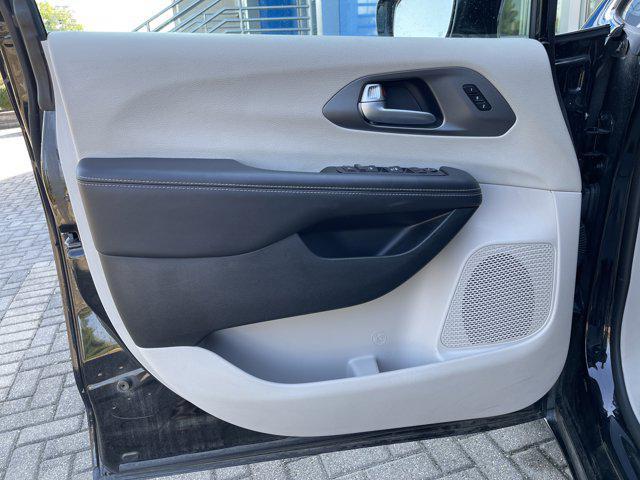 used 2024 Chrysler Pacifica car, priced at $28,929