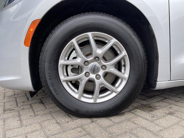 used 2024 Chrysler Pacifica car, priced at $28,971