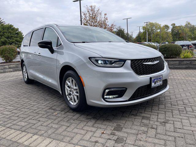 used 2024 Chrysler Pacifica car, priced at $28,971