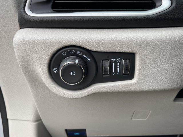 used 2024 Chrysler Pacifica car, priced at $28,971