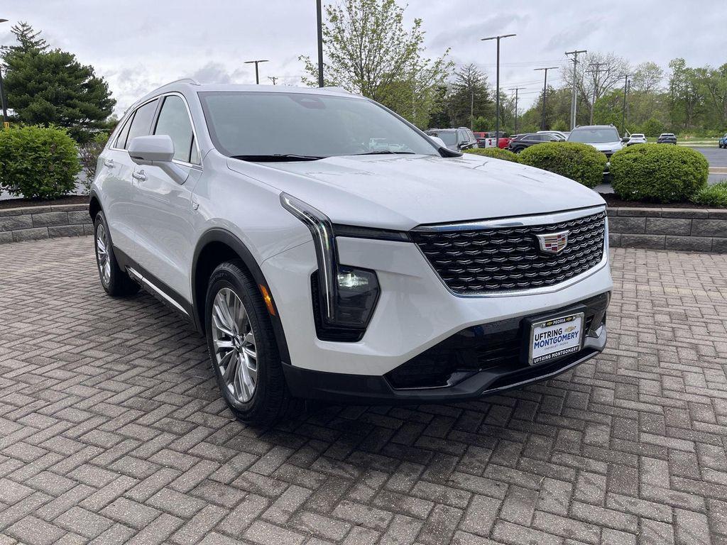 used 2025 Cadillac XT4 car, priced at $34,910
