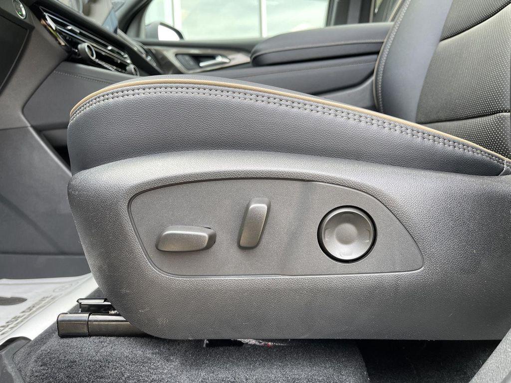 used 2025 Chevrolet Traverse car, priced at $60,402