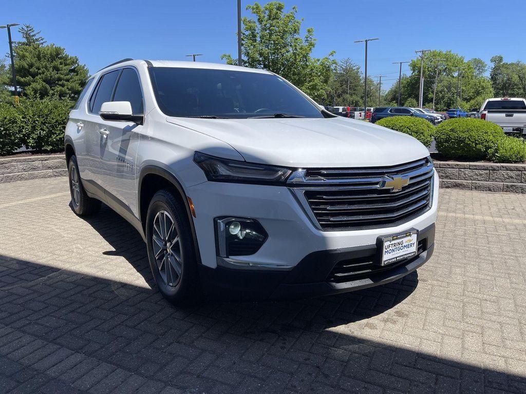 used 2023 Chevrolet Traverse car, priced at $32,402