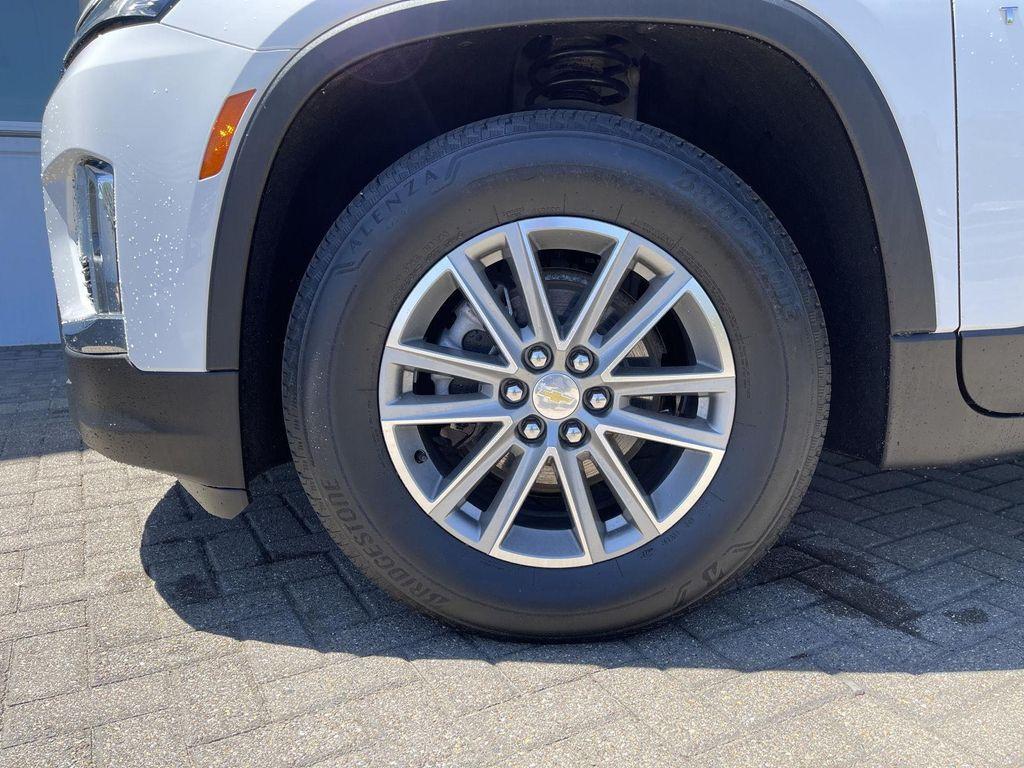 used 2023 Chevrolet Traverse car, priced at $32,402