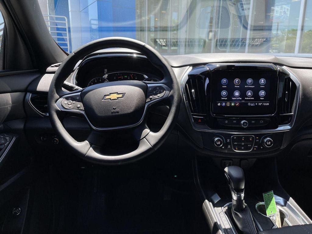 used 2023 Chevrolet Traverse car, priced at $32,402