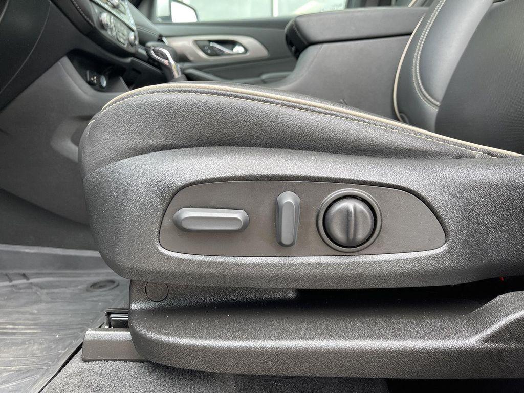 used 2023 Chevrolet Traverse car, priced at $40,061