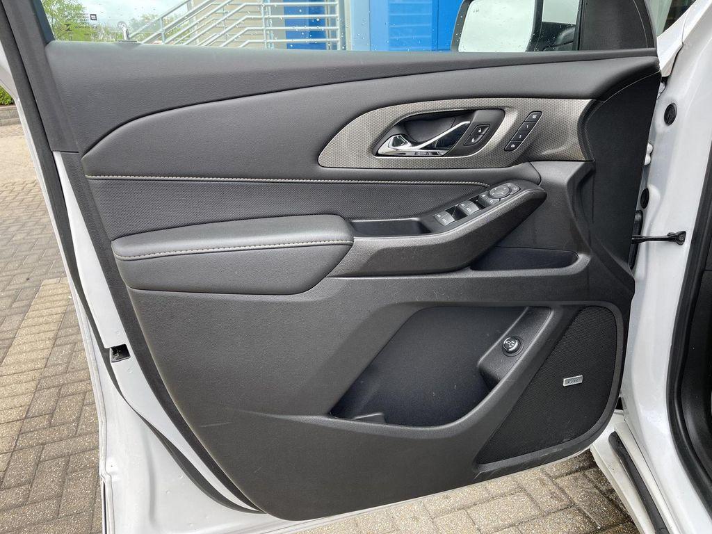 used 2023 Chevrolet Traverse car, priced at $40,061
