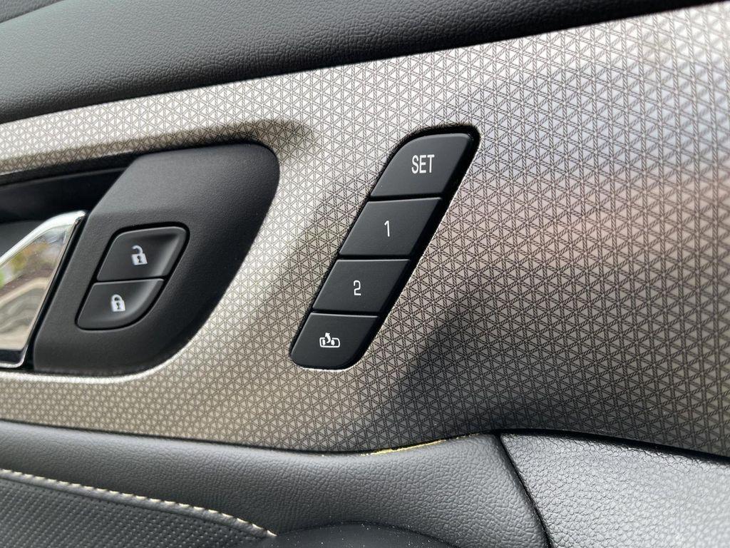 used 2023 Chevrolet Traverse car, priced at $40,061